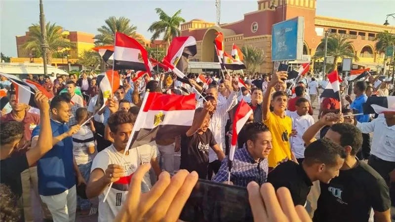 بالفيديو| من ميدان الجلاء.. حشود بالآلاف لتأييد الرئيس عبدالفتاح السيسي للترشح في الانتخابات الرئاسية