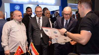 افتتاح المعرض الدولي للأقمشة بمشاركة  100 شركة تركية