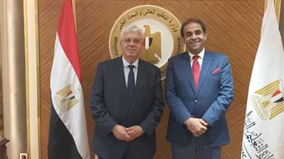 وزير التعليم العالي يقرر ندب الدكتور شريف إسماعيل للقيام بأعمال رئيس الشئون الثقافية بالوزارة