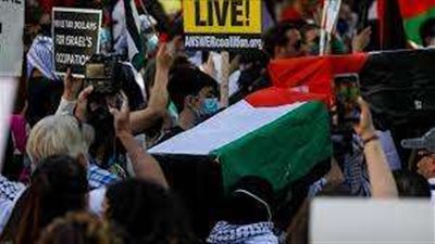 اشتباكات بين متظاهرين يدعمون إسرائيل وآخرين يؤيدون فلسطين في نيويورك