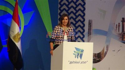 وزيرة الهجرة: 