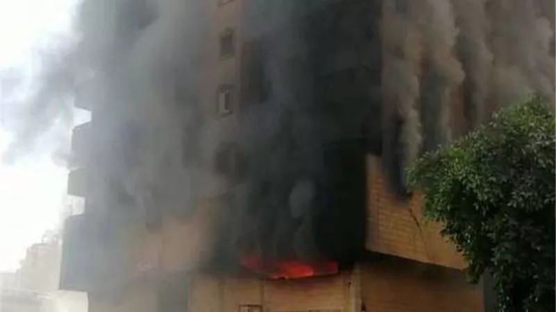 النيابة تأمر بسرعة التحريات لبيان سبب حريق عقار مكون من 5 طوابق بالمرج
