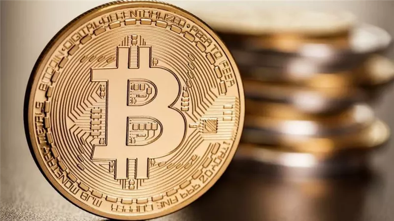 سقوط عاطل بقبضة الأمن بتهمة النصب بواسطة عملات الـ 