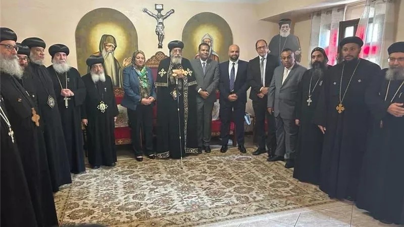 قنصل عام مصر في ميلانو تلتقي مع قداسه البابا تواضروس الثاني
