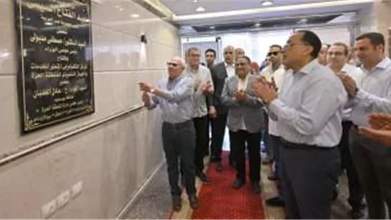 مدبولي يبدأ جولته ببورسعيد بزيارة ديوان عام المحافظة