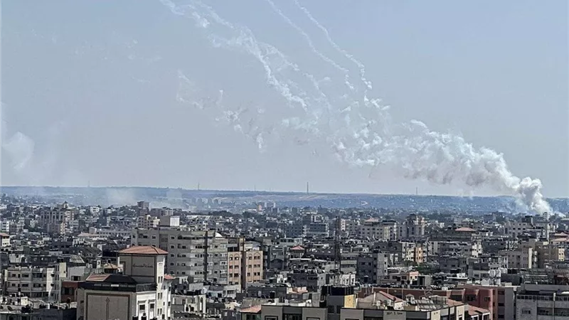 عاجل| تجدد الغارات الإسرائيلية على غرب قطاع غزة