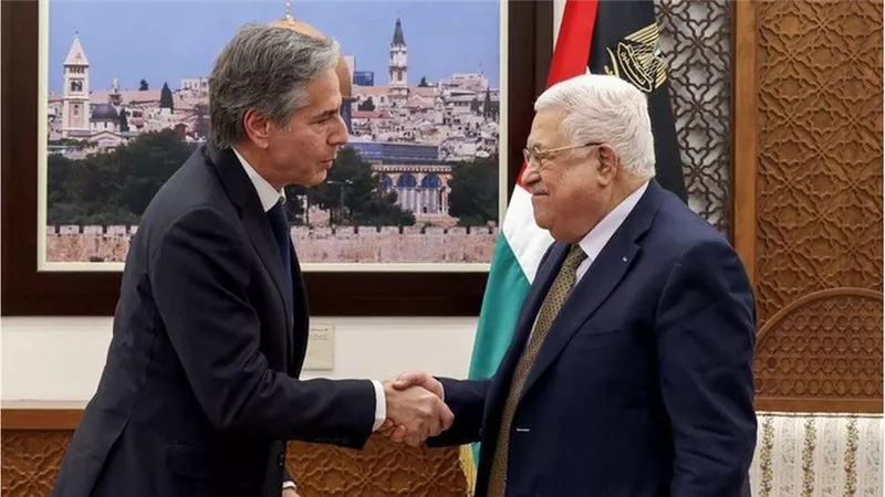 عاجل| الرئيس الفلسطيني يلتقي وزير الخارجية الأمريكي في عمان