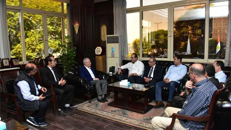 رئيس الهيئة العامة للرعاية الصحية يلتقي بوفد مجلسي النواب والشيوخ بمحافظة الأقصر