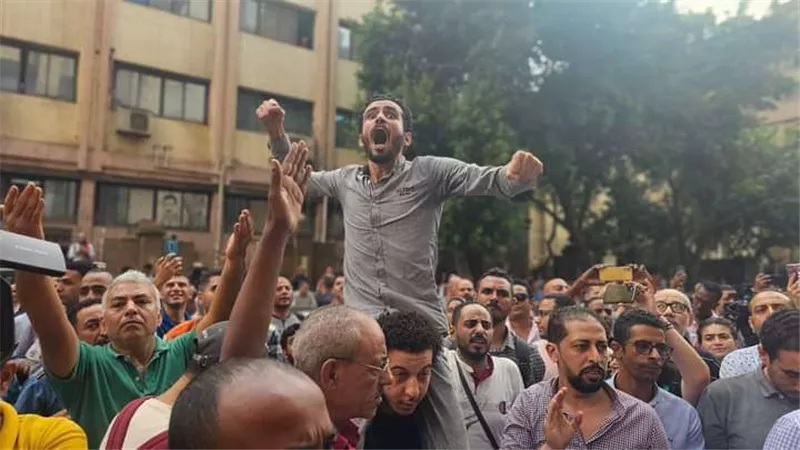 مع هتافات بطرد السفير الإسرائيلي.. الصحفيين تنظم وقفة تضامنية مع الشعب الفلسطيني
