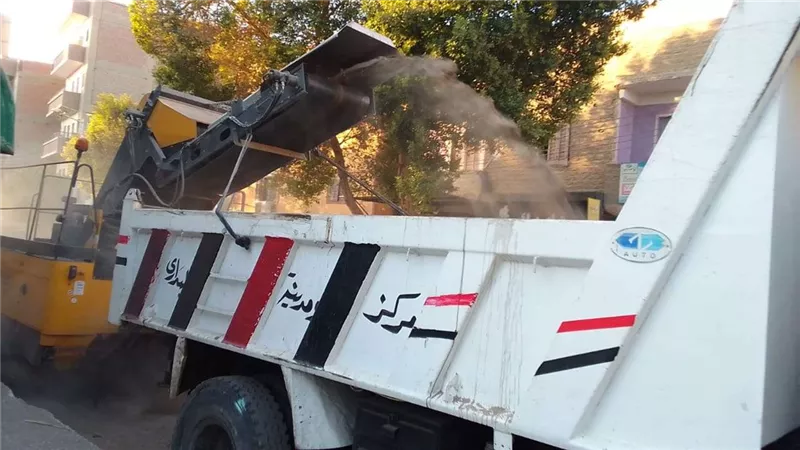 حملات النظافة ترفع 750 طن مخلفات.. وصيانة كشافات الإنارة بـ 5 مراكز في أسيوط