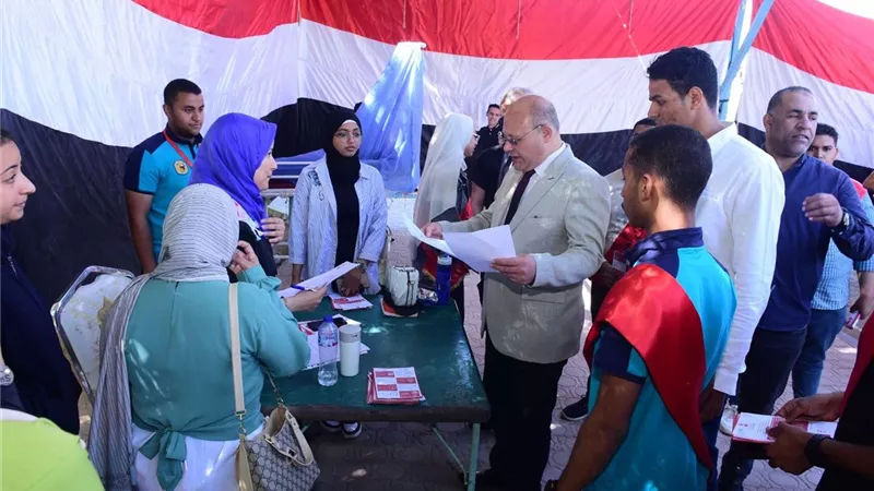 النعماني يوجه بزيادة نقاط التبرع بالدم لاستيعاب الإقبال المتزايدة للطلاب بجامعة سوهاج تضامناً مع الشعب الفلسطيني