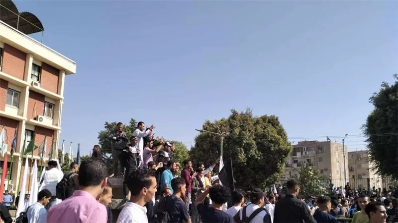 تفاعل كبير فى جامعة سوهاج للتبرع بالدم لمساندة الشعب الفلسطينى
