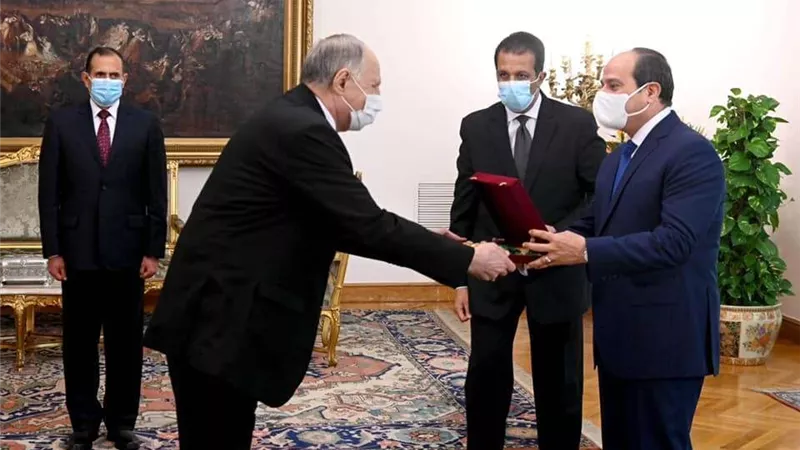الرئيس السيسي يشهد حلف اليمين لرئيس هيئة قضايا الدولة