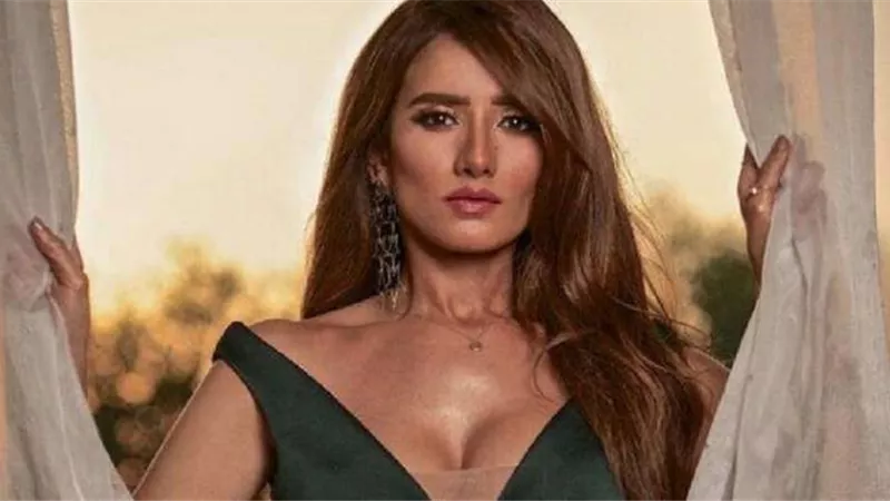 بعد أزمتها مع أحمد عز .. زينة تكشف سبب عدم زواجها حتى الآن