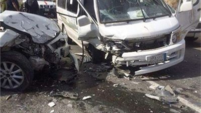 إصابة 4 أشخاص في انقلاب سيارة بطريق 