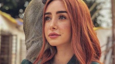 بإطلالة ساحرة.. هنا الزاهد تخطف الأنظار وسط الأشجار