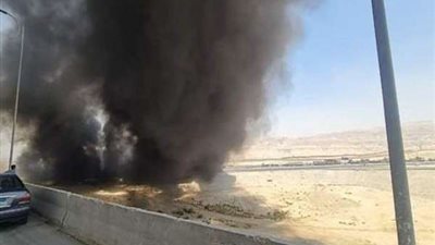 أول فيديو لاشتعال سيارة مواد بترولية بالأوتوستراد