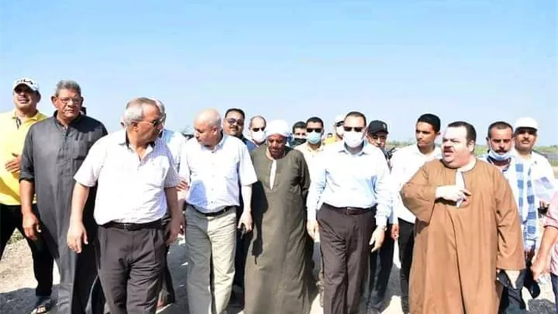 محافظ الشرقية يزور منشأة أبوعمر
