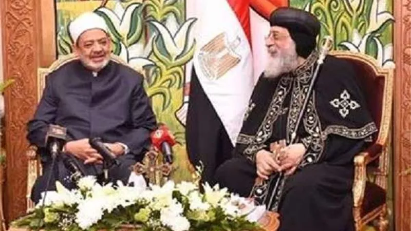 البابا تواضروس يهنئ الأمام الأكبر بعيد الأضحى