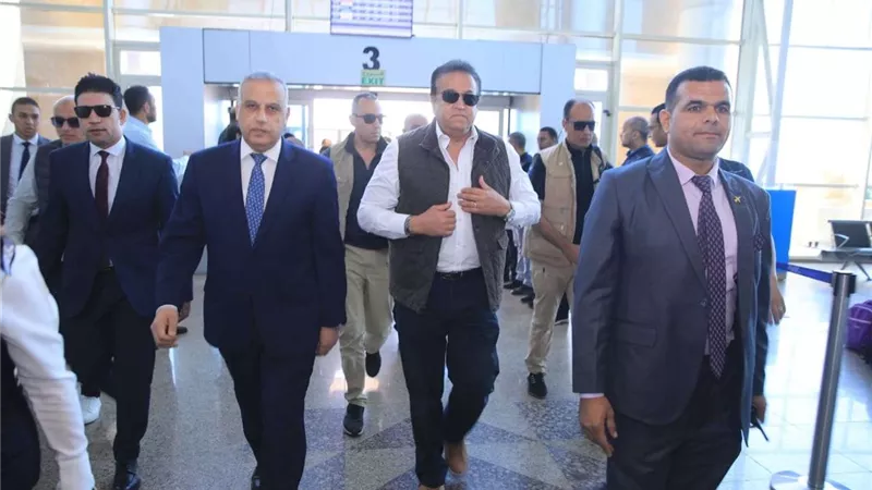 محافظ سوهاج يستقبل وزير الصحة والسكان