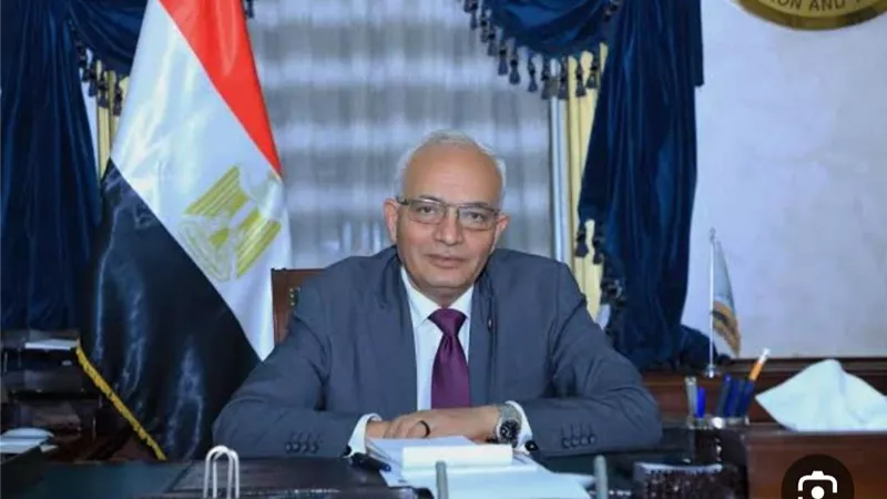 وزير التعليم: المدرسة لها دور كبير في ضعف القراءة والكتابة لدى الطلاب
