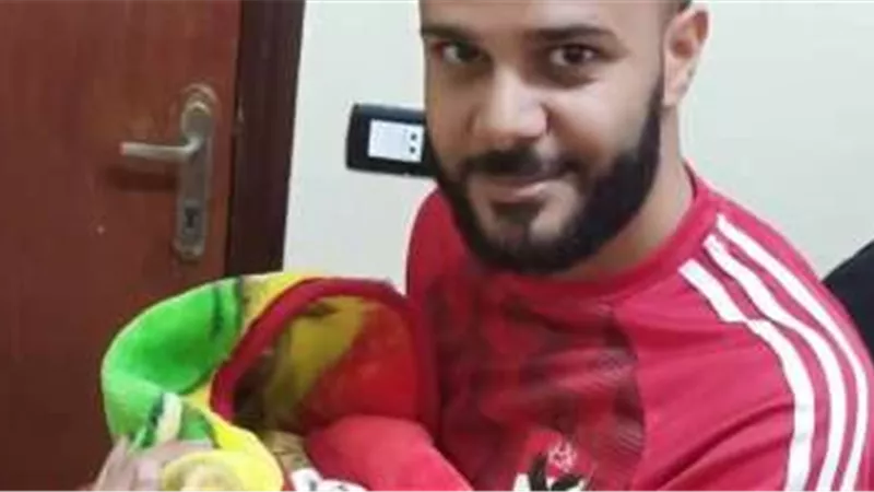 شاب يطلق اسم 