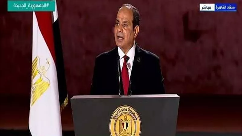 السيسي يكرم صاحب واقعة قطار منوف