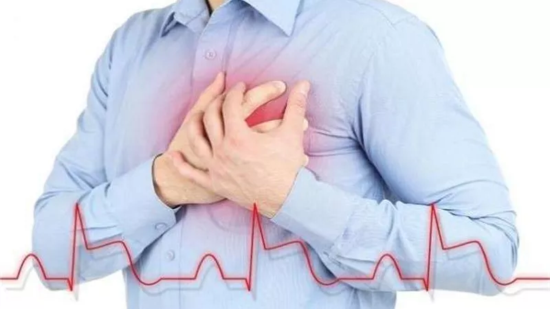 أعراض الذبحة الصدرية الكاذبة وعلاجها (فيديو)