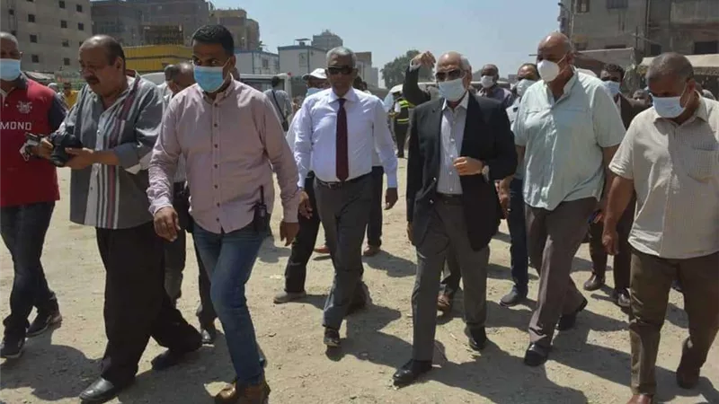 محافظ الجيزة يقود حملة لإعادة الانضباط بشارع ناهيا ببولاق الدكرور