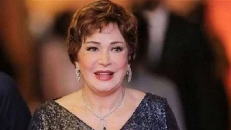 لبلبة تتطوع في جمعية الهلال الأحمر لمساعدة أهالي غزة