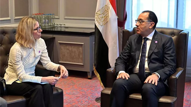 رئيس الوزراء يلتقي المديرة المنتدبة لشئون العمليات بالبنك الدولي