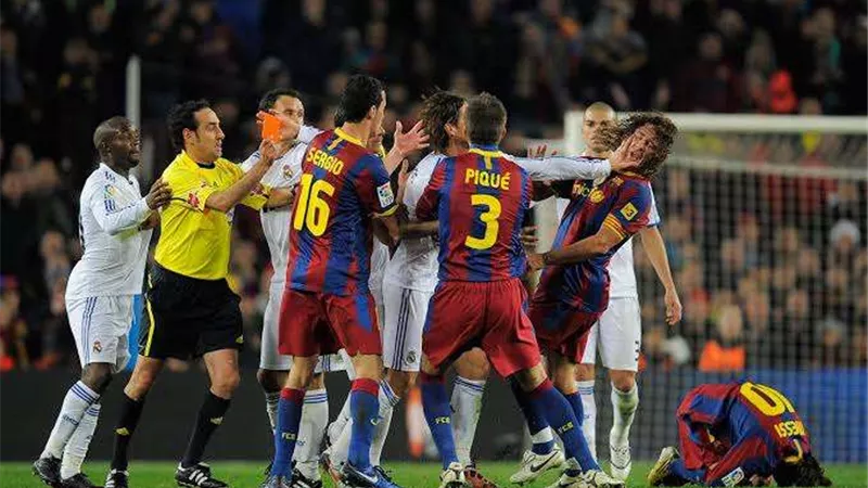 التفوق للملكي.. تاريخ مواجهات برشلونة وريال مدريد في 