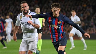 جوندوجان يتقدم لبرشلونة بهدف مبكر على ريال مدريد في الكلاسيكو