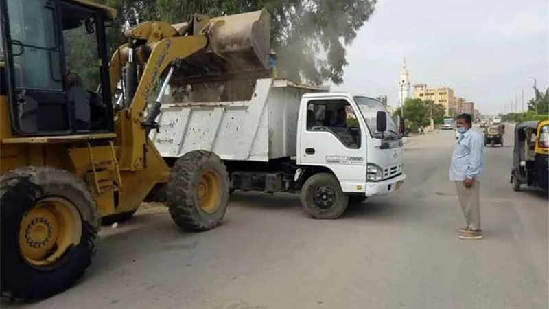 استمرار حملات النظافة والتطهير وصيانة أعمدة الإنارة بالشرقية