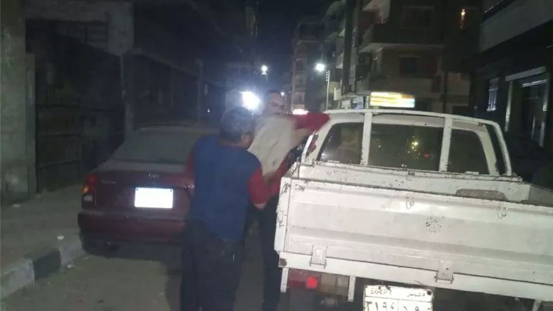 محافظ أسيوط يؤكد إزالة الحواجز الحديدية واتخاذ الإجراءات القانونية ضد المخالفين