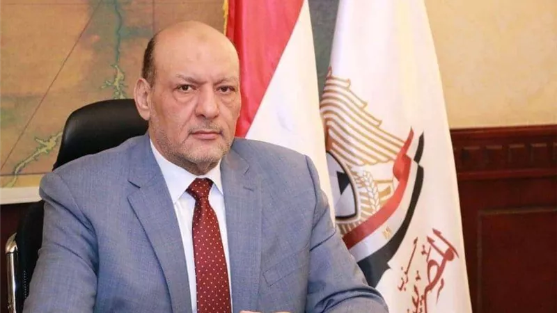 رئيس حزب المصريين: السيسي يدعم المستثمرين ويعمق الصناعة ويوطن التكنولوجيا