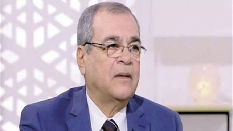 نائب رئيس هيئة البترول الأسبق يكشف حجم إنتاجية المواد البتروكيماوية (فيديو)