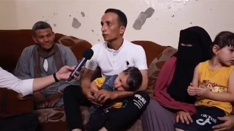 بتوجيهات الرئيس الأب .. مستقبل وطن يسلم جندى العلمين عقد مكتبة متكاملة| فيديو
