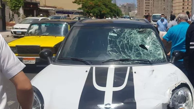 مصرع وإصابة 6 أفراد من أسرة واحدة في حادث انقلاب سيارة بالشرقية