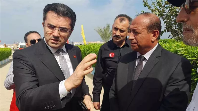 رئيس هيئة الأزمات والكوارث التركي يزور العريش تمهيدًا لإرسال المساعدات لغزة