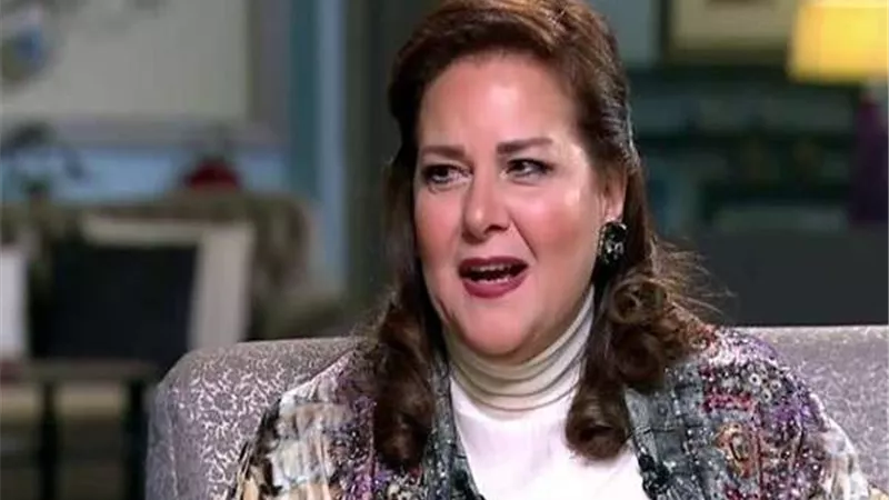 4 فنانين وقعوا في فخ شائعة وفاة الفنانة دلال عبدالعزيز.. فمن هم؟