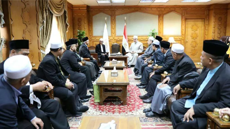 وكيل الأزهر يستقبل مفتي ولاية بينانج الماليزية لبحث سبل التعاون المشترك