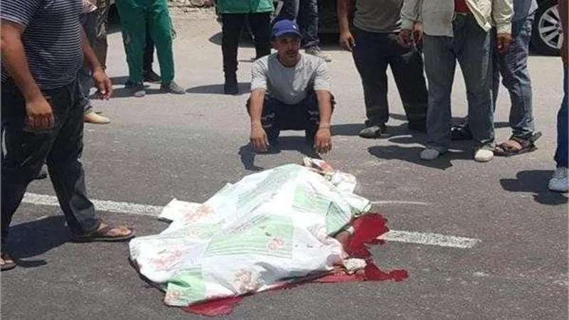 إصابة 3 أشخاص في انقلاب سيارة بالطريق الساحلي