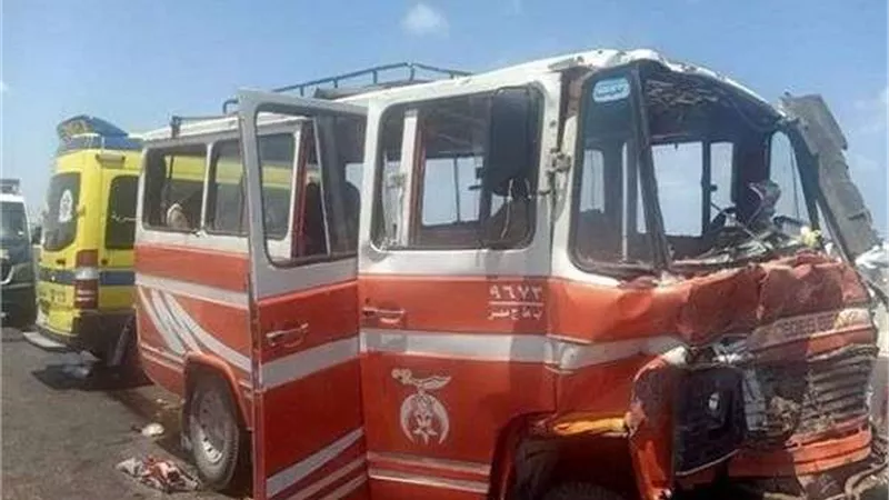 النيابة تباشر التحقيقات في أسباب حادث تصادم أتوبيسين بالأسكندرية