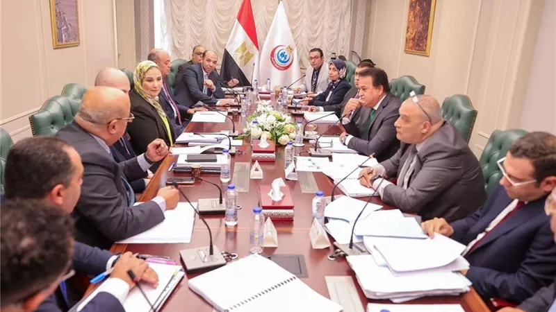 وزير الصحة يُعلن الموافقة على ضم أعضاء المهن الطبية من العاملين بالهيئة العامة للرعاية الصحية لعضوية الصندوق