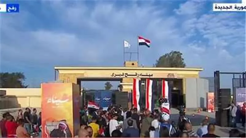 شاهد.. فتح معبر رفح لنقل المساعدات والمصابين مقابل عبور حاملي الجنسيات المزدوجة