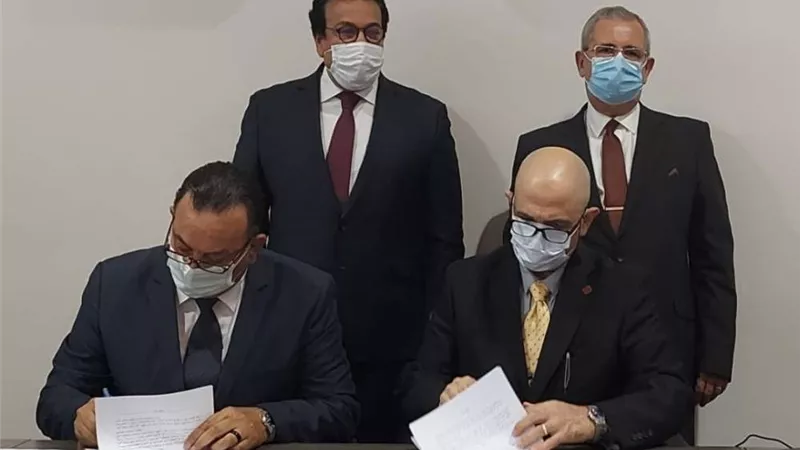 بالصور | وزير التعليم العالي يستعرض تقريرًا حول جامعة المنصورة الجديدة الأهلية