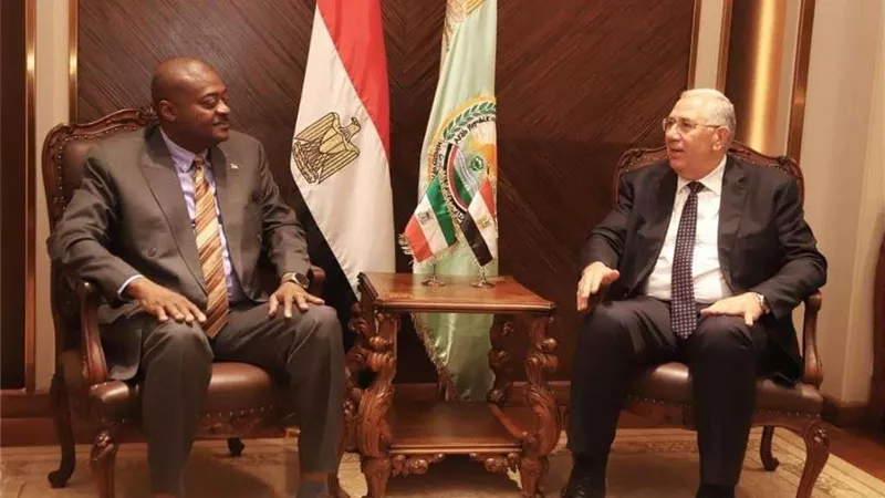 «القصير» يبحث مع وزير المصايد السمكية لدولة غينيا الاستوائية سبل تعزيز التعاون