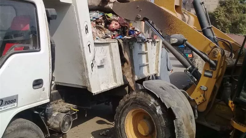 محافظ أسيوط: تكثيف حملات النظافة ورفع 385 طن مخلفات وقمامة بـ 3 مراكز