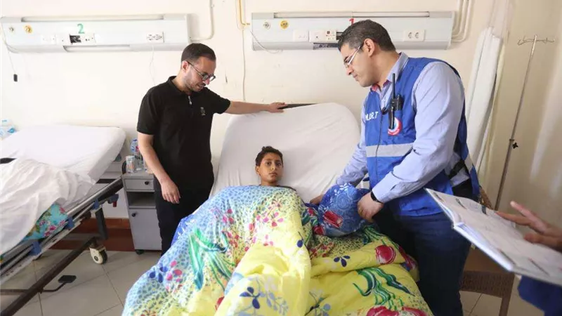 الصحة تعلن وصول مجموعة من الفلسطينيين المصابين في غزة للعلاج بمصر
